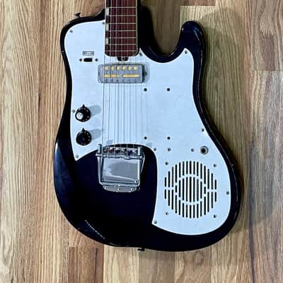 STEAL - John Hiatt's Silvertone 1487 image 3