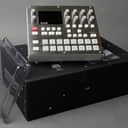 Elektron Syntakt E25 Remix Edition - Silver WITH DESKSAVER AND STAND