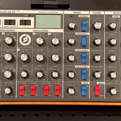 Moog Minimoog Voyager RME Rack Mount Edition Monophonic Synthesizer 2005 - 2015 - Black