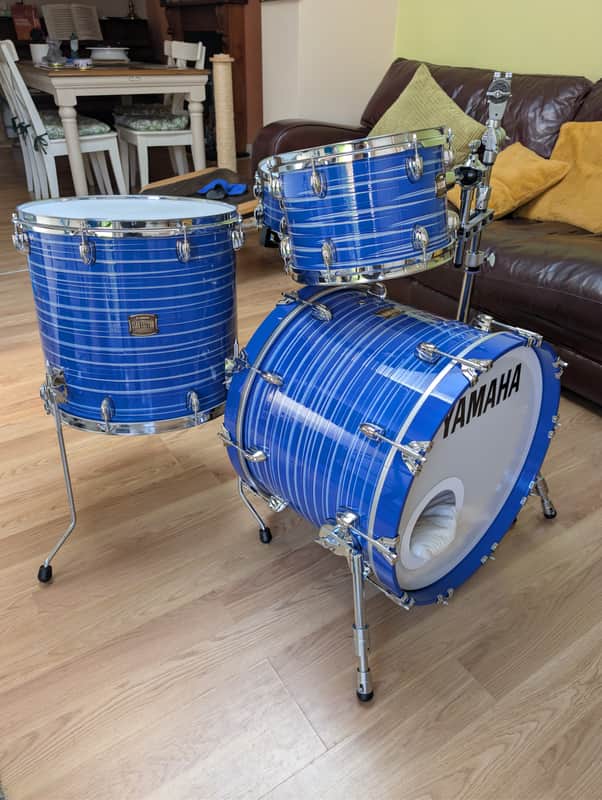 Yamaha Club Custom 2011-2014 - Blue swirl hand painted image 1