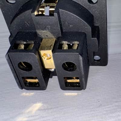 Furutech FI-E30 NCF Socket image 2