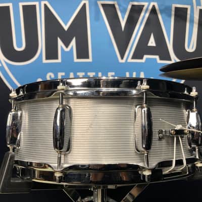 Slingerland - 5x14" No. 140, 10-Lug Aluminum Snare Drum with Rapid Strainer 1970s - Ribbed Aluminum. Engraved Hoops! image 10