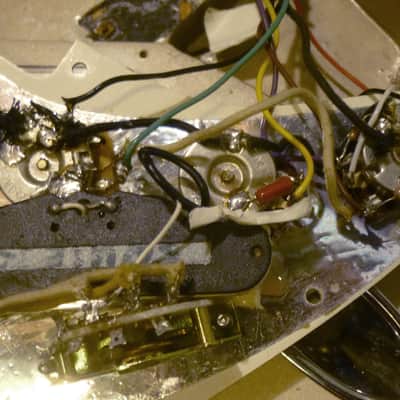 1997 Fender USA Roadhouse Strat loaded body w/Clapton Preamp - Shoreline Gold Stratocaster! image 14