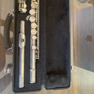 Armstrong 104 Student Model Closed-Hole Flute with C Foot, Offset G 2010s - Silver-Plated image 1