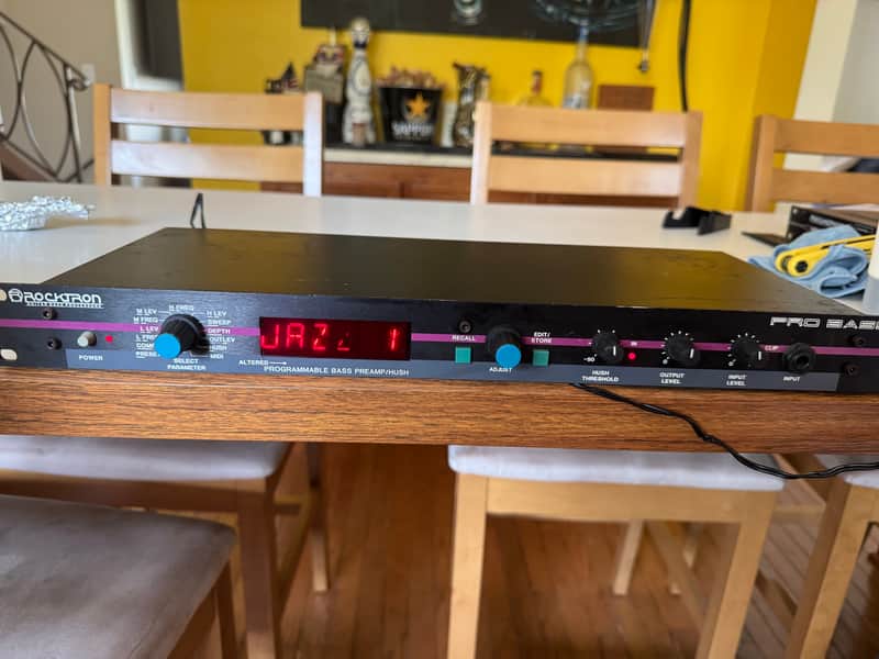 Rocktron PRO BASS 2000’s - Black image 1