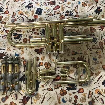 Bach TR300H2 Premium Bb Student Trumpet 2019 - Lacquer image 9