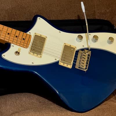 Fender Limited Edition Player Plus Meteora HH with Roasted Maple neck in Sapphire Blue Transparent - Incldes Fender Deluxe Gig Bag image 2