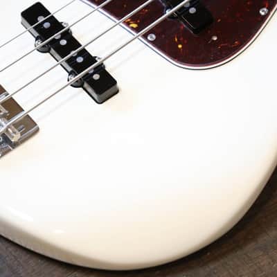 Lefty! Fender American Vintage II 1966 Reissue Left-Handed Jazz Bass Olympic White + COA OHSC image 6