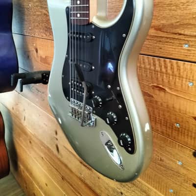 Fender Road Worn Stratocaster PLAY HSS Inca Silver con gigbag tweed image 6