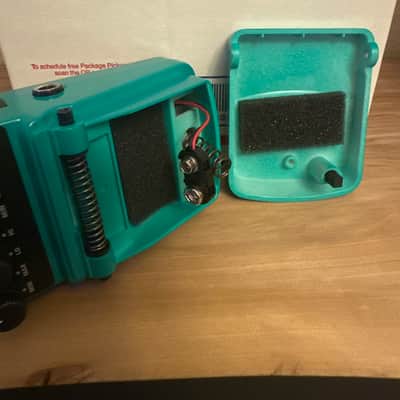 Behringer CS100 Compressor 2010s - Green image 8