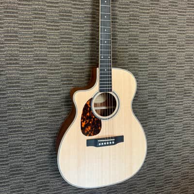 Larrivee OMV-40E Left handed image 1