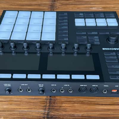 Native Instruments Maschine MKIII - Black image 3