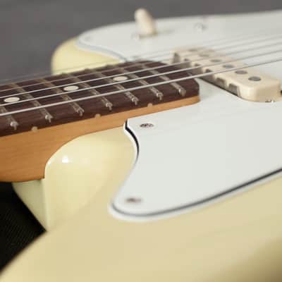 Fender Player II Jaguar Hialeah Yellow image 8