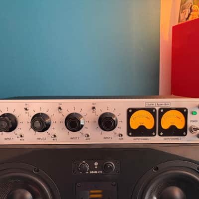 Clunk 4x2 mixer with API Gain Stage image 1