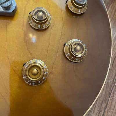 Gibson 2001 Les Paul Classic Vintage Sunburst Non Chambered w/ OHSC image 7
