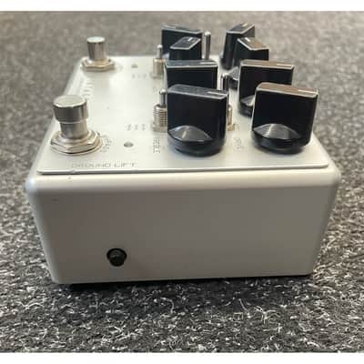 Darkglass Electronics Vintage Ultra Preamp Pedal for Bass Guitar Pre-Owned image 6