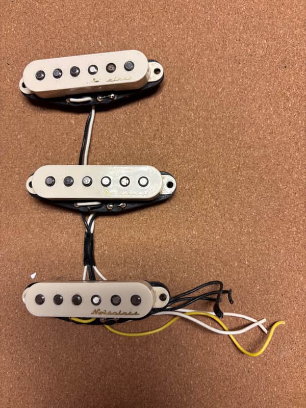 Fender 099-2115-000 Vintage Noiseless Stratocaster Pickup Set