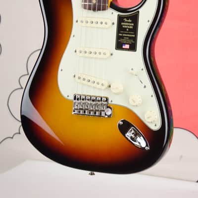 NOS Fender American Vintage II 1961 Stratocaster®, Rosewood Fingerboard, 3-Color Sunburst image 4