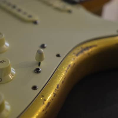 American Standard Fender Stratocaster Custom Relic Gold Sparkle image 17