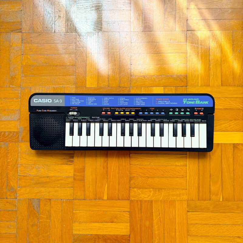 Casio SA-3 Tone Bank (Japan, 1995) - Vintage 32-Keys Mini Keyboard Synthesizer! Extremely Rare! Read the full ad! image 1