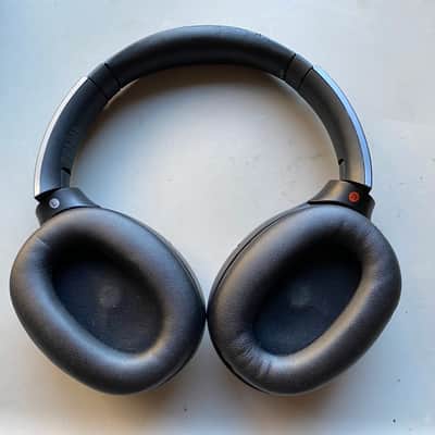 Sony WH-1000XM2 Wireless Noise Canceling Headphones image 3