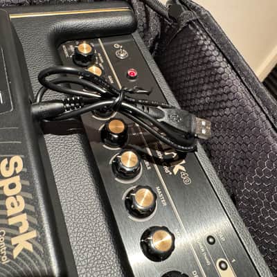 Positive Grid Spark 40 40-Watt 2x4" Modeling Guitar Combo, uLooper, Sparkcontrol foot switch, Spark bag image 11
