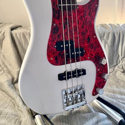 Squier Affinity Series Precision Bass P/J 2019 - Olympic White image 3