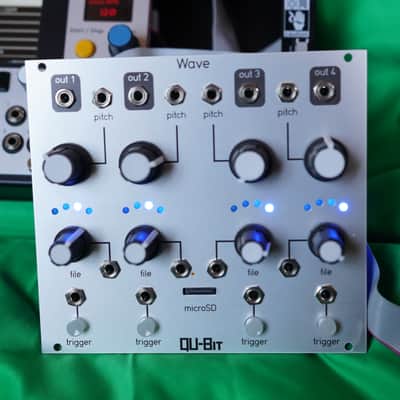 Qu-Bit Electronix Wave 2016 - 2017 - Silver image 1