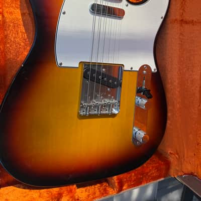 Fender American Vintage II '63 Telecaster 2023 - 3-Color Sunburst image 2
