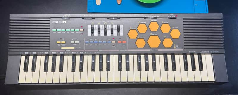 Casio MT-520 Casiotone 49-Key Synthesizer 1980s - Black image 1