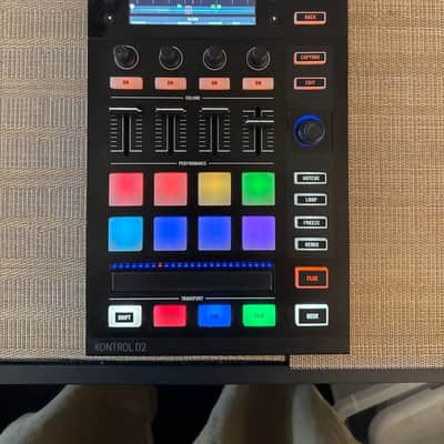 Native Instruments Traktor Kontrol D2 2010s - Black image 1