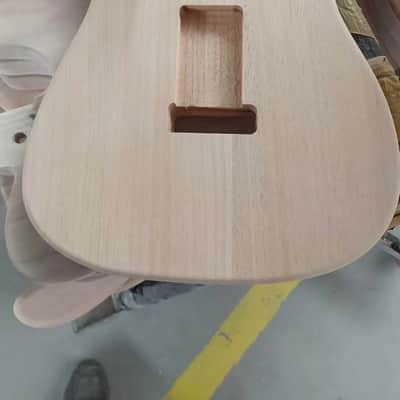 Lefthand Mahogany Guitar Body image 2