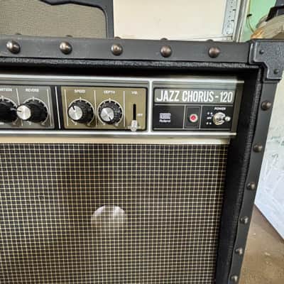 Roland JC-120 Jazz Chorus 2-Channel 120-Watt 2x12" Guitar Combo 1994 - Present - Black image 4