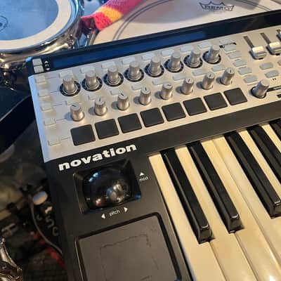 Novation ReMOTE 25 SL MKII MIDI Controller 2008 - Gray image 5