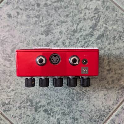 Selah Scarlett Love V3 2010s - Red - no box image 2