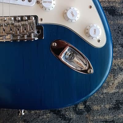 Fender Highway One Stratocaster with Rosewood Fretboard 2003 - Sapphire Blue Transparent image 5