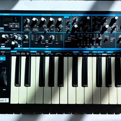 Novation Bass Station II 25-Key Monophonic Synthesizer | Reverb