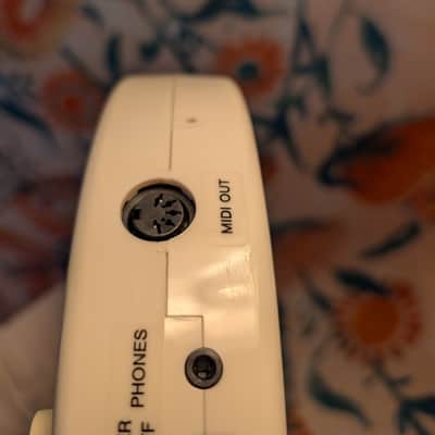 Suzuki OM-108 Omnichord Reissue 2024 - Present - White image 10
