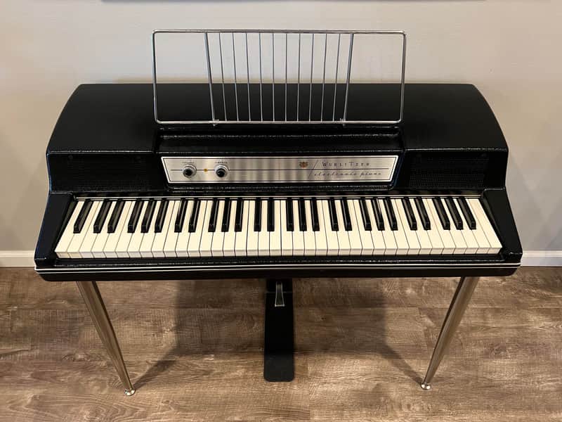 Wurlitzer 200A 64-Key Electric Piano 1974 - 1983 - Black image 1
