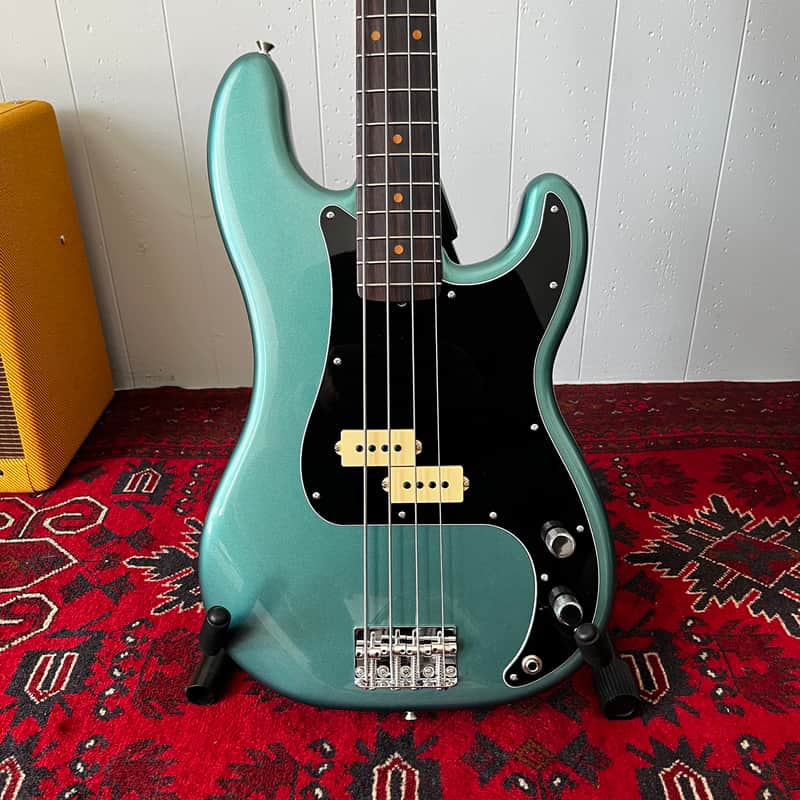 Mojo Dojo – Faded Sherwood Green Metallic Precision Bass – AV II Neck – DiMarzio Model P – American Classic Body – Pro Setup – Great Player image 1