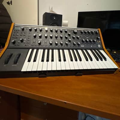 Moog Subsequent 37 Analog Synth 2017 - Present - Black image 2