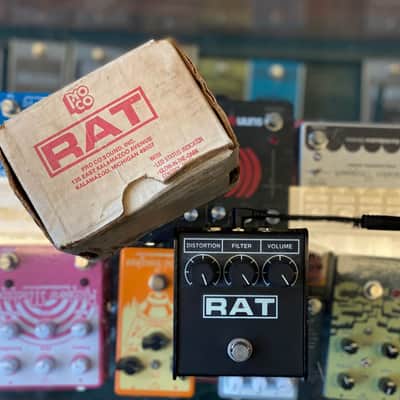 1988 Pro Co RAT (RAT2) - Version 4 Flatbox by Woodcutter w/ Green PCB, LMN308 & Original Box image 1