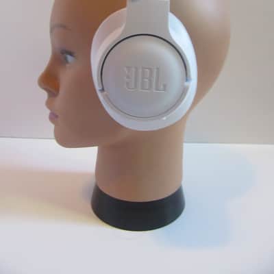 NEW JBL - Pure Bass Wireless Headphones - - White - Tune710BT 2020s image 3