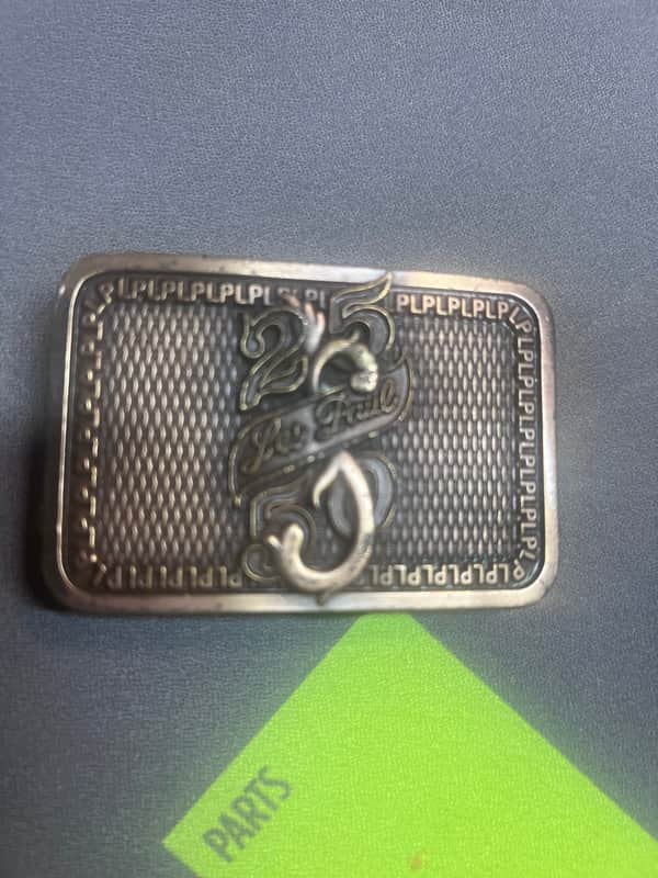 Gibson belt buckle image 1