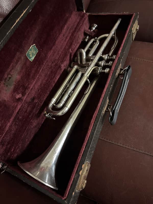 Holton Revelation Bb Trumpet SN 76276 (silver plated) (1923) image 1