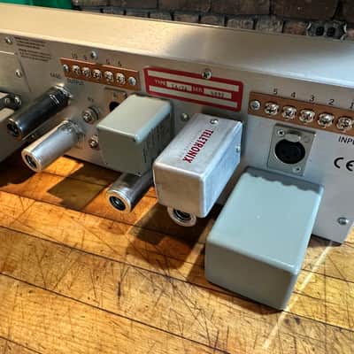 Universal Audio LA-2A Leveling Amplifier / Optical Compressor - NICE! image 5