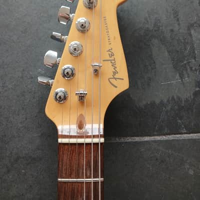 Fender 50th Anniversary American Deluxe Stratocaster 2004 - Sunburst image 3