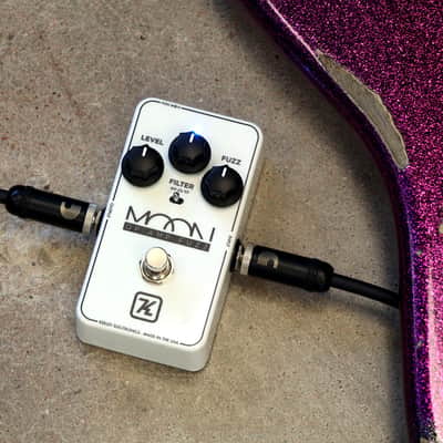 Keeley Moon "Glow in the Dark" Op-Amp Fuzz Pedal - Exclusive Moonglow Custom Shop Edition image 6