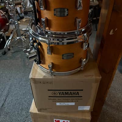 Yamaha Absolute Hybrid Maple tom pack 10” and 12” 2026 - Vintage Natural image 1