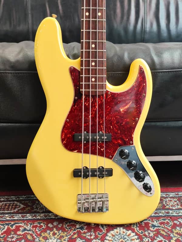 Fender Jazz Bass Deluxe 2007 - Vintage White image 1
